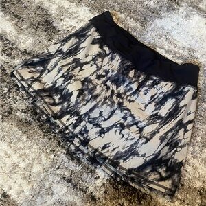 Lululemon Run Pace Setter Skirt Great Granite Black Mojave Tan / Black Women’s 6